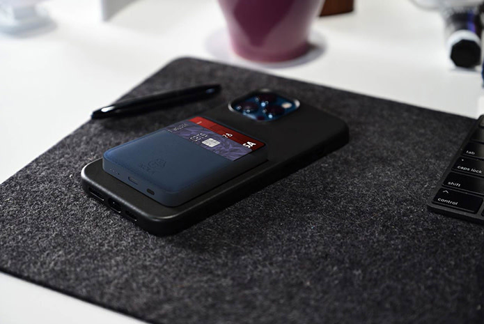 не слишком увеличивает размеры смартфона