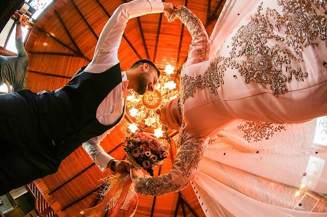  Цветочки как бы намекают....(изображение взято  из открытого источника)