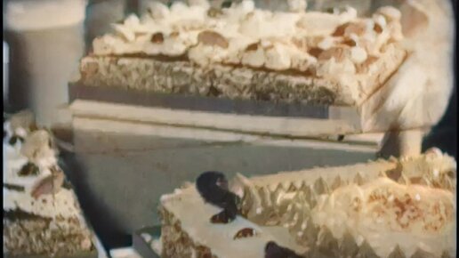 Продуктовая корзина 1937 г. Есть и доставка заказов на дом ...