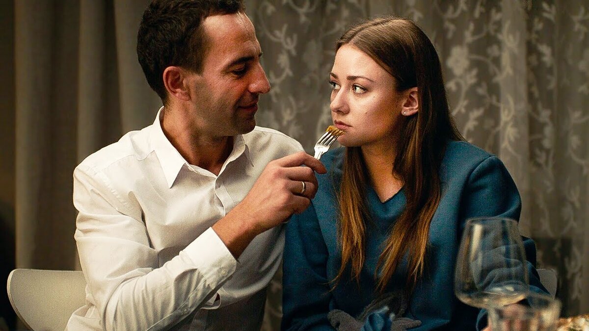 Действительно достойная драматичная история (внимание спойлер) без хэппи энда.