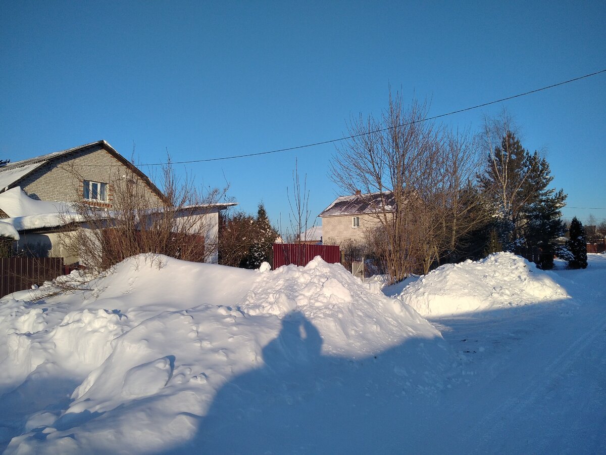И тени от солнца очень яркие :)