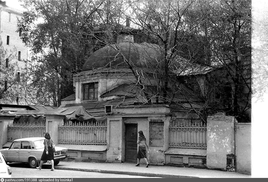 Успенский переулок, 4, Храм Успения Пресвятой Богородицы в Путинках, 1982 г. Автор: И. Нагайцев.