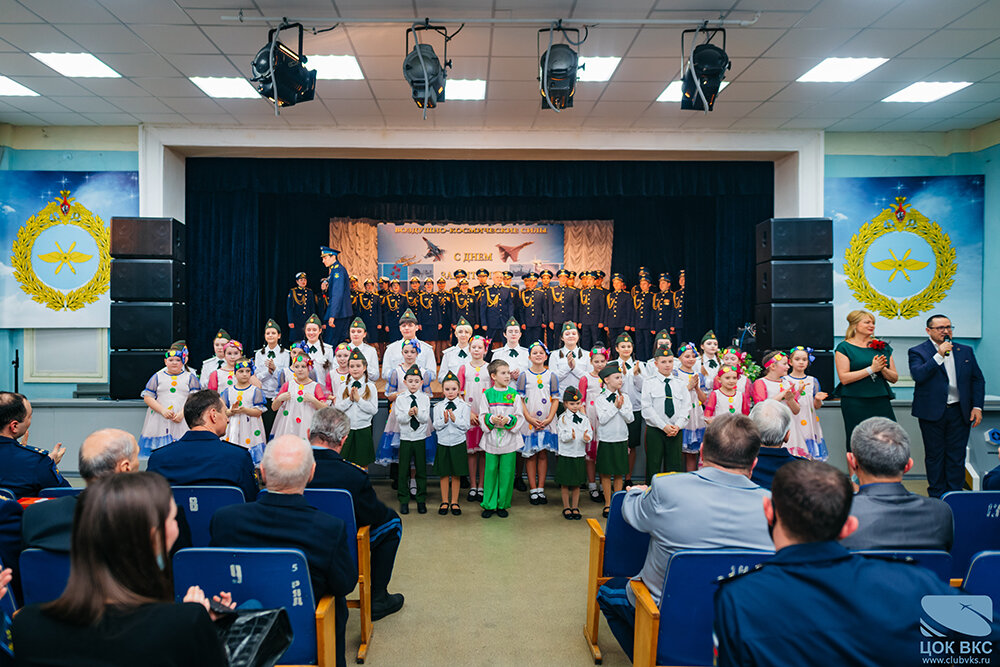 Творческая группа ЦОК ВКС приняла участие в праздничном концерте, посвященном Дню защитника Отечества