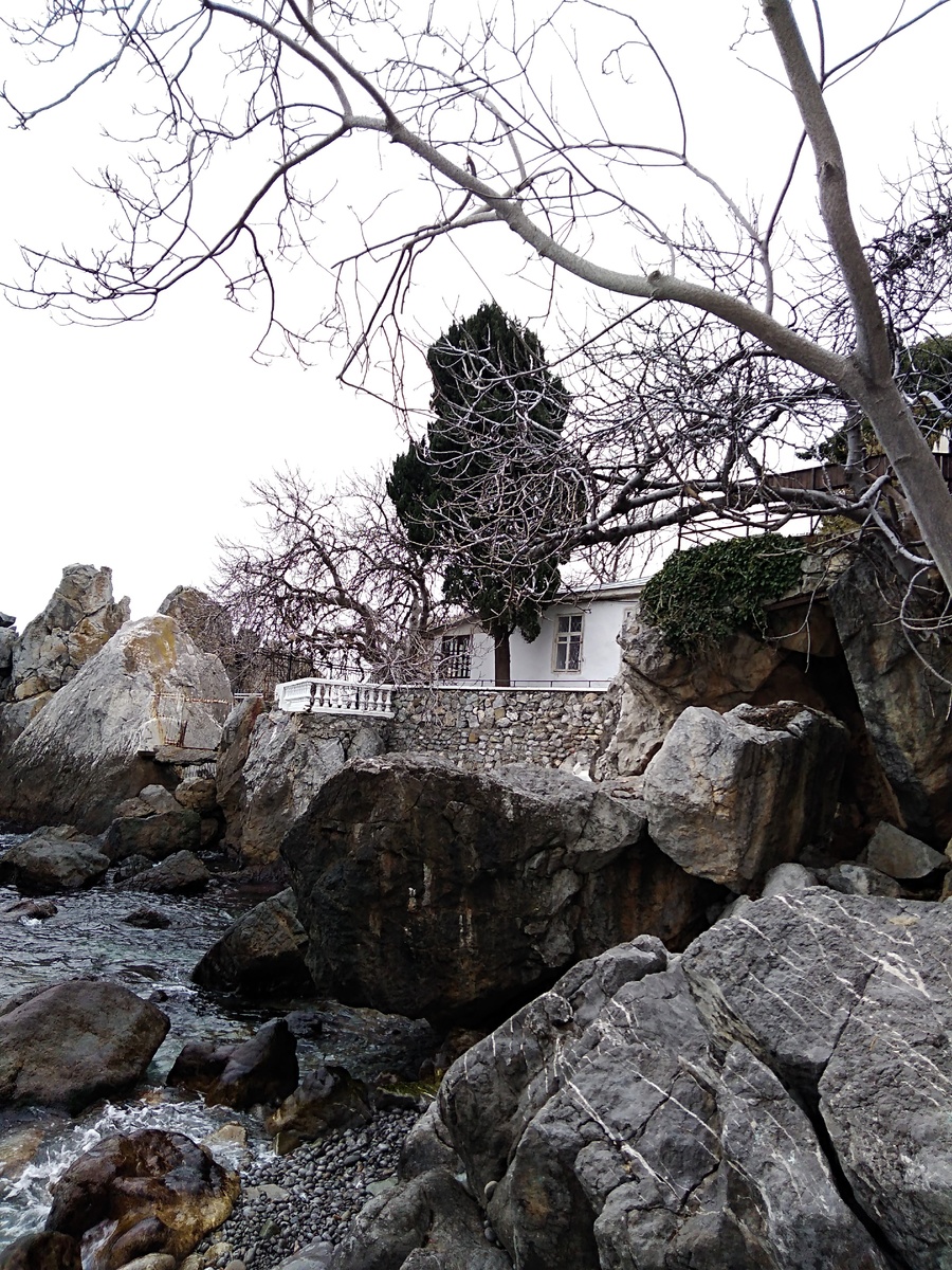 Дача со стороны бухты 