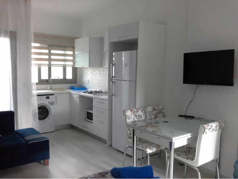 Студия не большая но уютная /  источник airbnb.ru