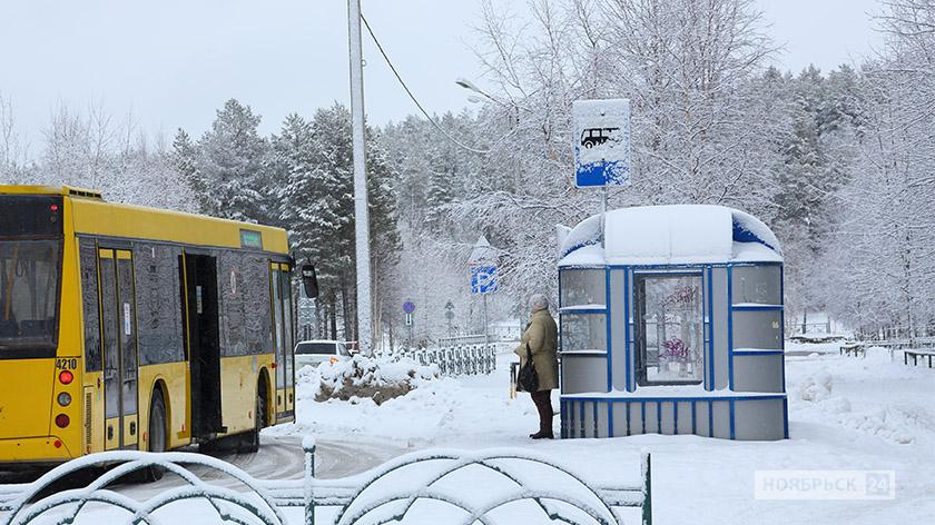 Автобус 4 ноябрьск. Автобус Ноябрьск. Общественный транспорт Ноябрьска. Остановки общественного транспорта Ноябрьска. Остановки Ноябрьск автобусные.