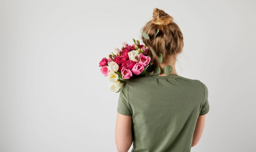 Задать вопрос про свою любую конкретную проблему с девушкой и получить развернутый ответ можешь в личный сообщения, в комментариях, либо на почту vlad_chistyy@bk.ru