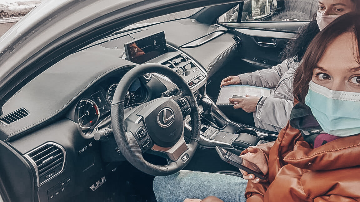 Вам придётся поверить мне на слово, но тут я улыбаюсь