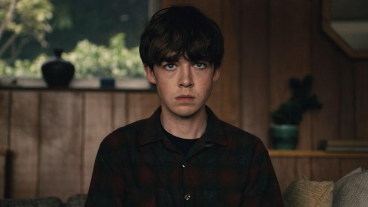 Джеймс (Алекс Лоутер)