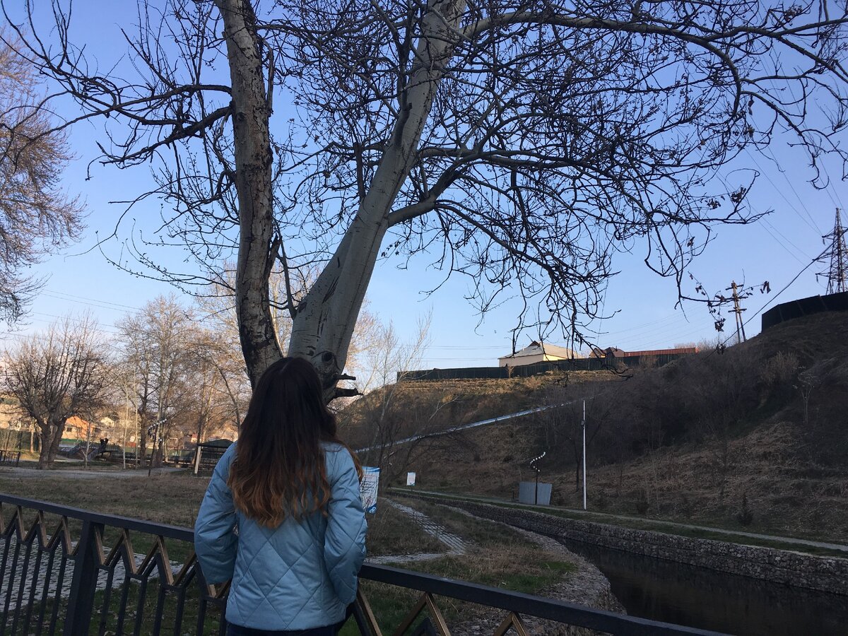 чудесное местечко, находится в Казахстане это лечебная речка. В Шымкенте Кошкар ата