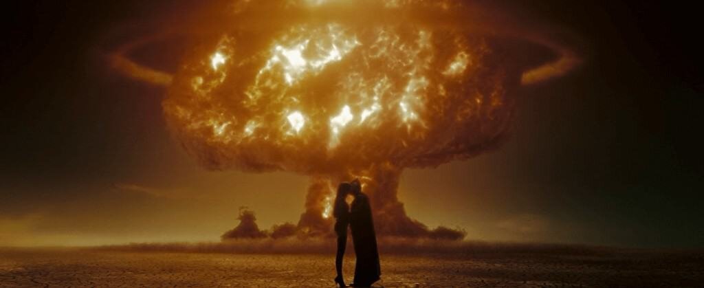 Кадр из фильма "Хранители" 2009