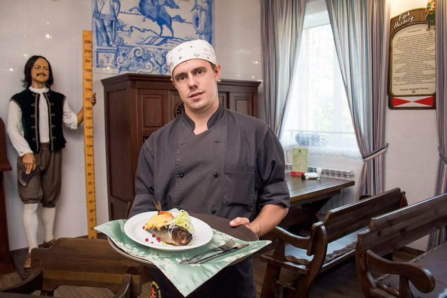 Страница ресторана «Fisch Herberg — Сельдь царский посол» во ВКонтакте