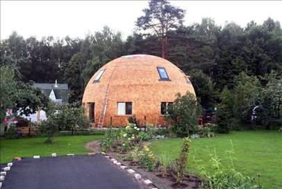 Источник: https://www.sravni.ru/text/2017/10/21/10-neobychnykh-domov-i-kvartir-v-rossii-kotorye-mozhno-arendovat/