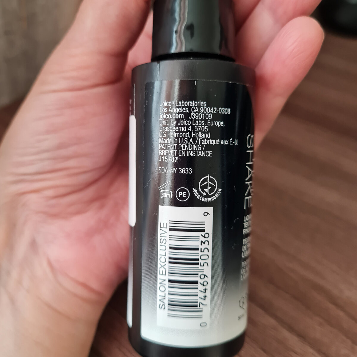 У меня объём 50 мл., и стоил он примерно 850 рублей. Но объём флакончика бывает больше.