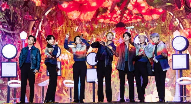 Фото = THE FACT MUSIC AWARDS