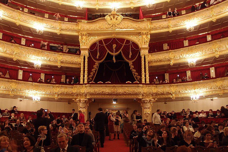 В 1980-е годы в Большом театре сложилась четкая система продажи билетов на ту сцену, которая сейчас называется Исторической. В театр ходили москвичи, некоторые на постоянной основе.
