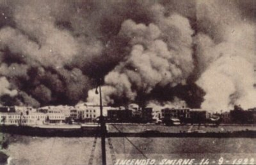 Подожжённая турецкой армией Смирна