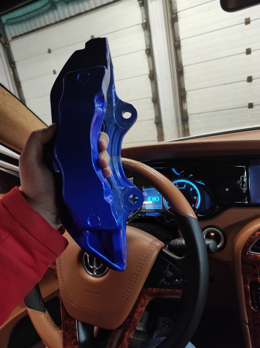 В руках суппорт Brembo 17 z 6 pot 