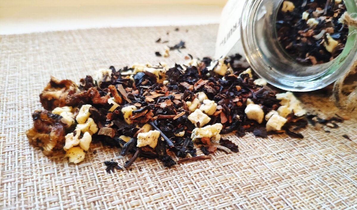 Фабрика находится недалеко от фермерских плантаций — утром ананасы собирают, а уже вечером они превращаются в сокочай