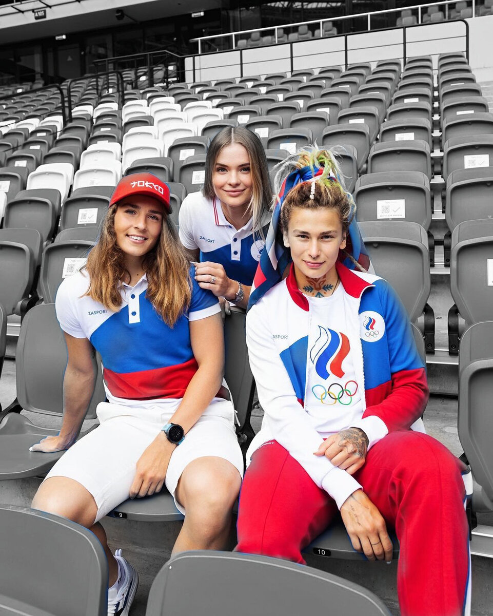 А это форма летних Игр в Токио-2021. Вот тут понятно, откуда спортсмены и без всяких лишних слов. 