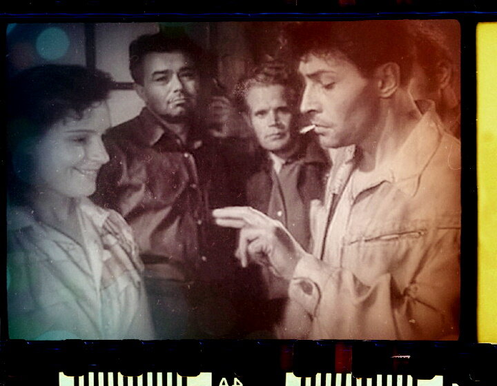 Жест из фильма, фото из открытых источников