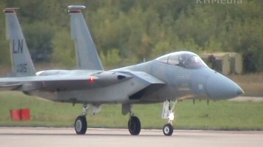 F-15 пилотаж на авиасалоне МАКС 2003