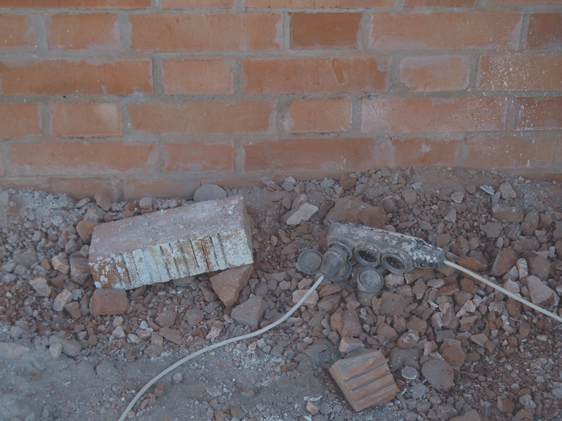 6 июня 2021 г. Мы продолжаем делать то, что мы уже много наделали (В. С. Черномырдин). Побывал в кремле и поснимал. Там территория закрыта и охрана не пускает.-36