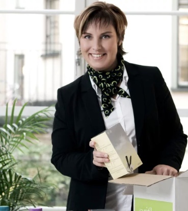 Кстати, судя по зачётке парикмахера, стригу я хорошо, общаюсь плохо)))