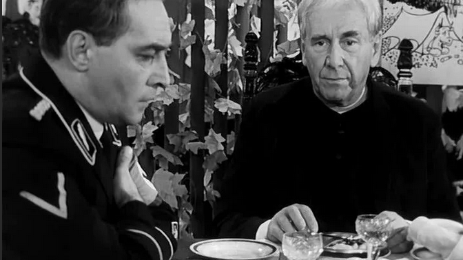 Персонаж был добрый, всех понимающий, всем помогающий...  Кадр из фильма «17 мгновений весны»