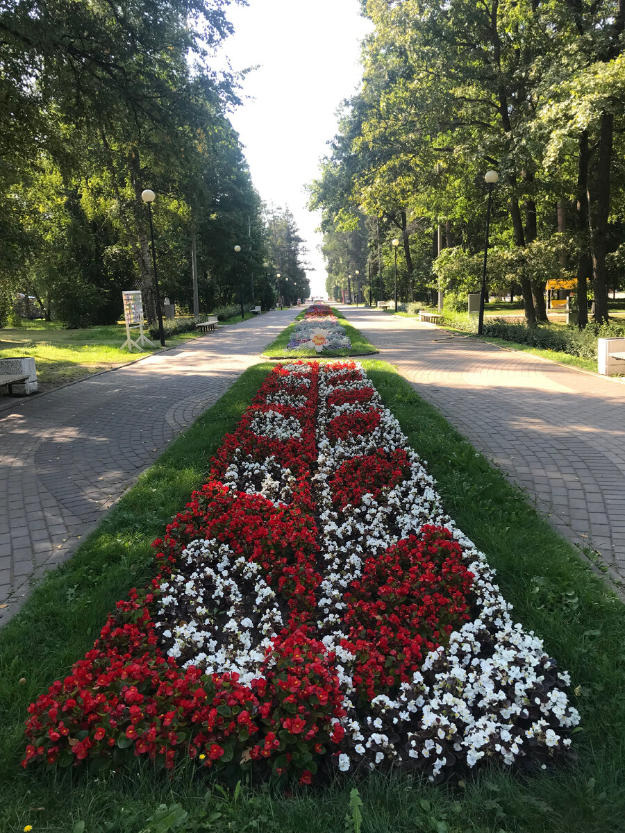 В Центральном парке цветочные бульвары ведут к морю. 