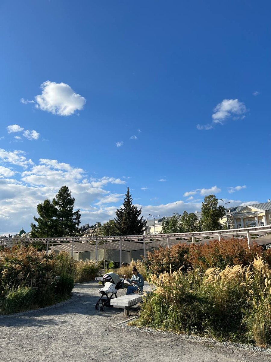 Заброшенный парк превратился в современное общественное пространство