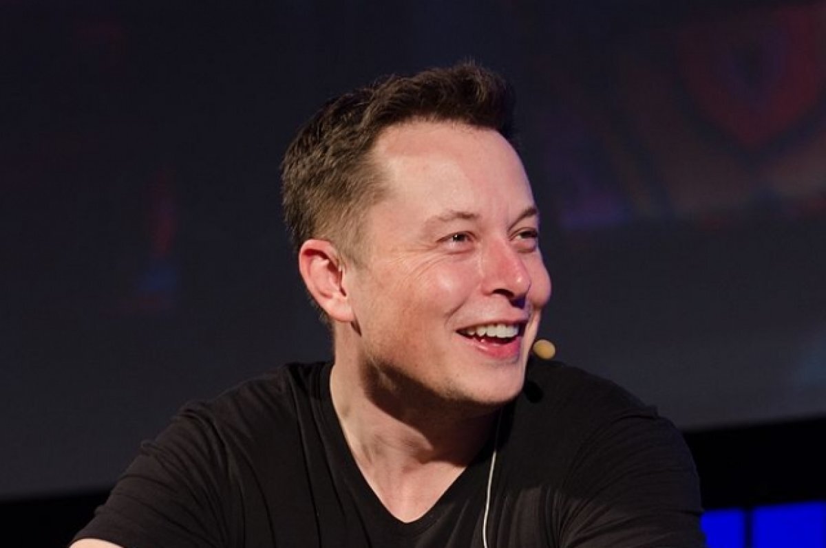    Маск не будет продавать акции Tesla в ближайшие два года