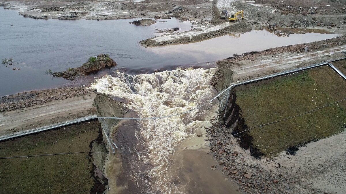 Нурек плотина водопад