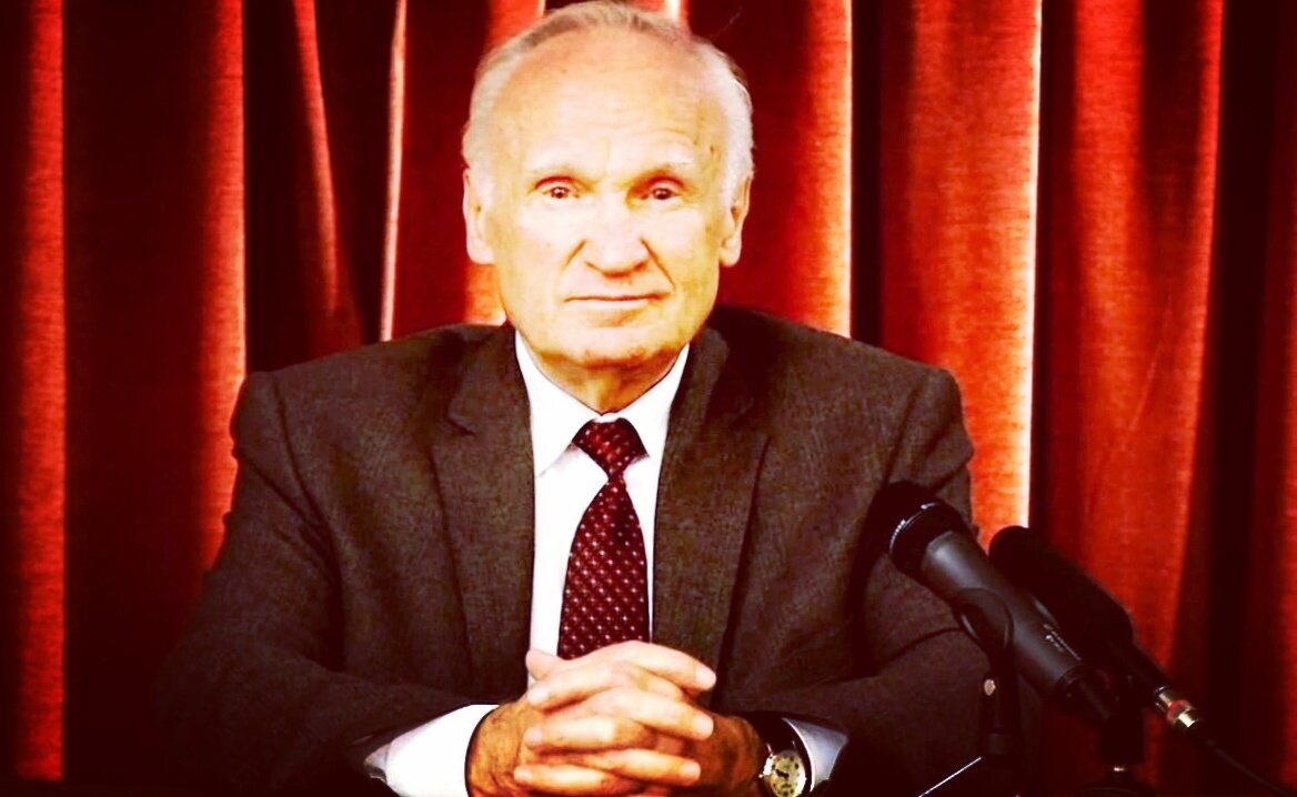 Алексей Ильич Осипов — учёный-богослов, педагог и публицист, доктор богословия, заслуженный профессор Московской духовной академии, апологет, проповедник, писатель, православный катехизатор.