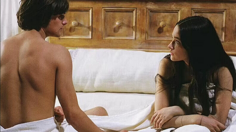     «Неловко слышать, что сегодня, спустя 55 лет после съемок, два пожилых актера, которые обязаны своей известностью этому фильму, вдруг заявляют, что они подверглись жестокому обращению, принесшему им многолетний эмоциональный дискомфорт».