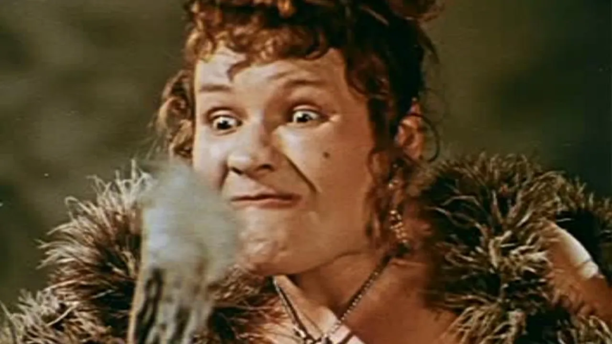 За двумя зайцами фильм 1961. Маргарита криницына проня прокоповна. За двумя зайцами проня прокоповна. Пронька прокоповна. Проня прокоповна за двумя зайцами фильм 1961.