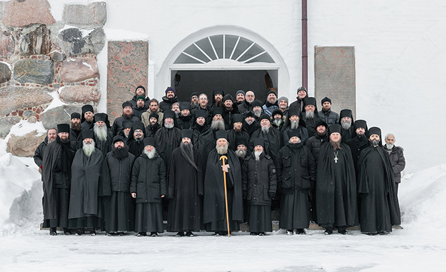 Игумен и братия Соловецкого монастыря. Фото: сайт монастыря