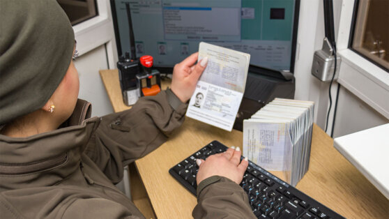    Зеленский призвал лишить гражданства влиятельных на Украине граждан РФ Сергей Бунеев