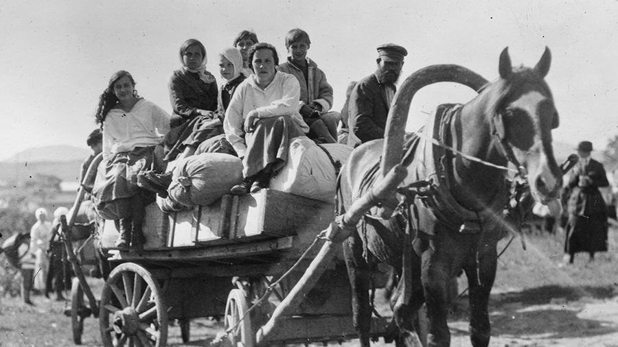 Переселенцы из европейской и южной части России (источник: Яндекс картинки)