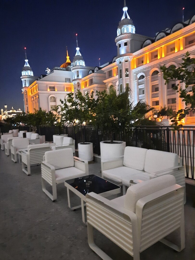 Отель в Сиде в январе вечером