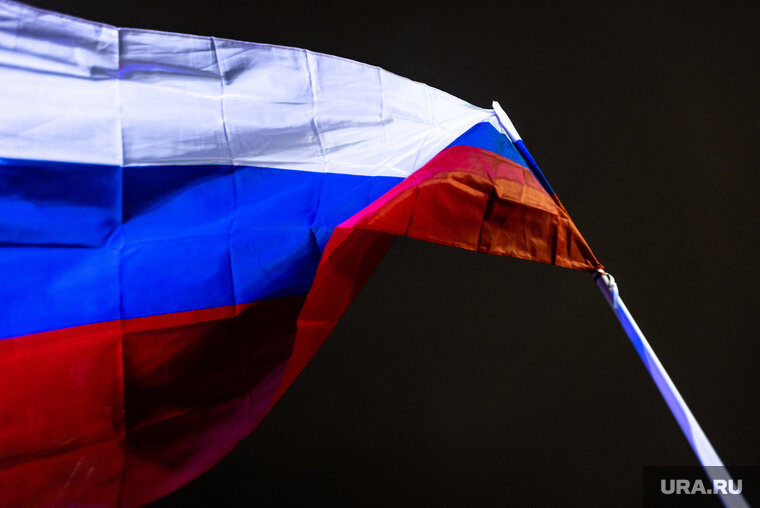    Моряков оштрафовала полиция Киркенеса за рабочую форму с флагом России