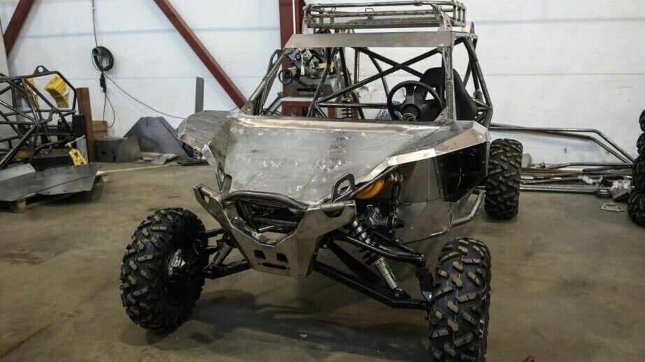     Губернатор Дегтярев в своем Телеграм-канале выложил первое видео с испытаний багги в полях.