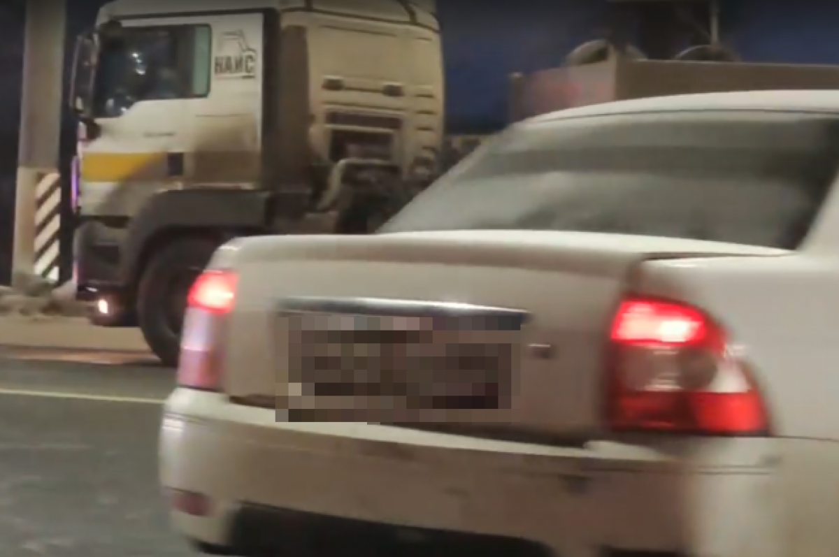    Утром в Твери из-за аварии с грузовиком собиралась длинная пробка