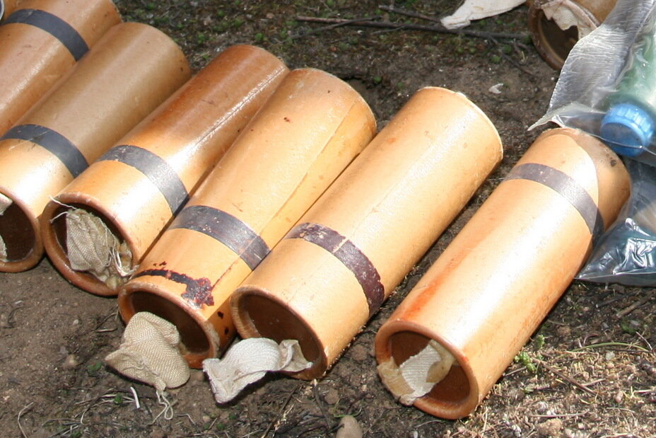      РДГ-2 черного и белого дыма в заявке значилось по 4 штуки , получено по 40 штук . Кроме них в заявке по 4 гранаты Уч.ЯДГ и ИГН , выдано по 40 штук .