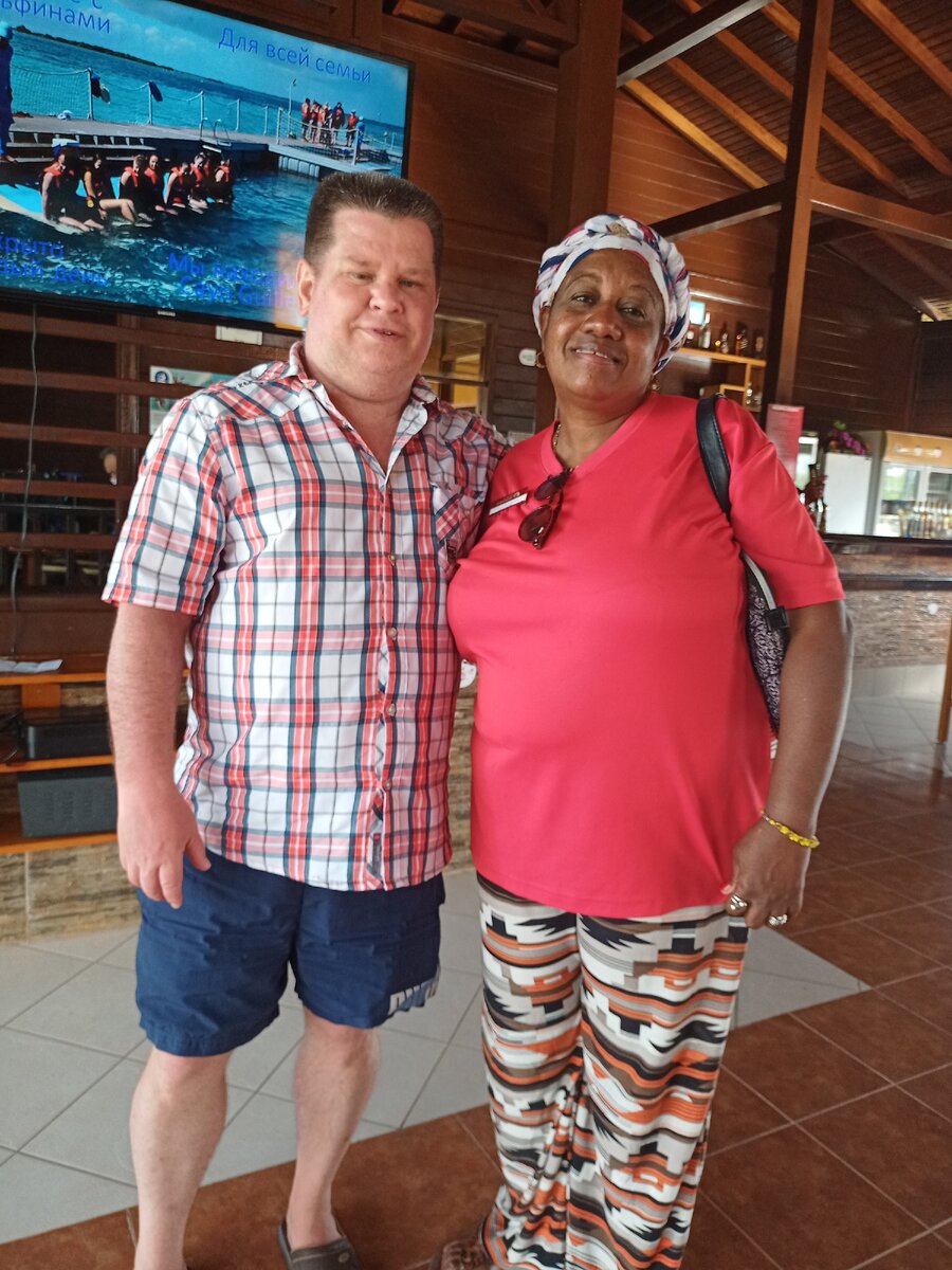 Мой информатор(Лоретта, представитель принимающей стороны на Кубе, удивительная женщина, училась в России, о ней расскажу подробно в другой раз)