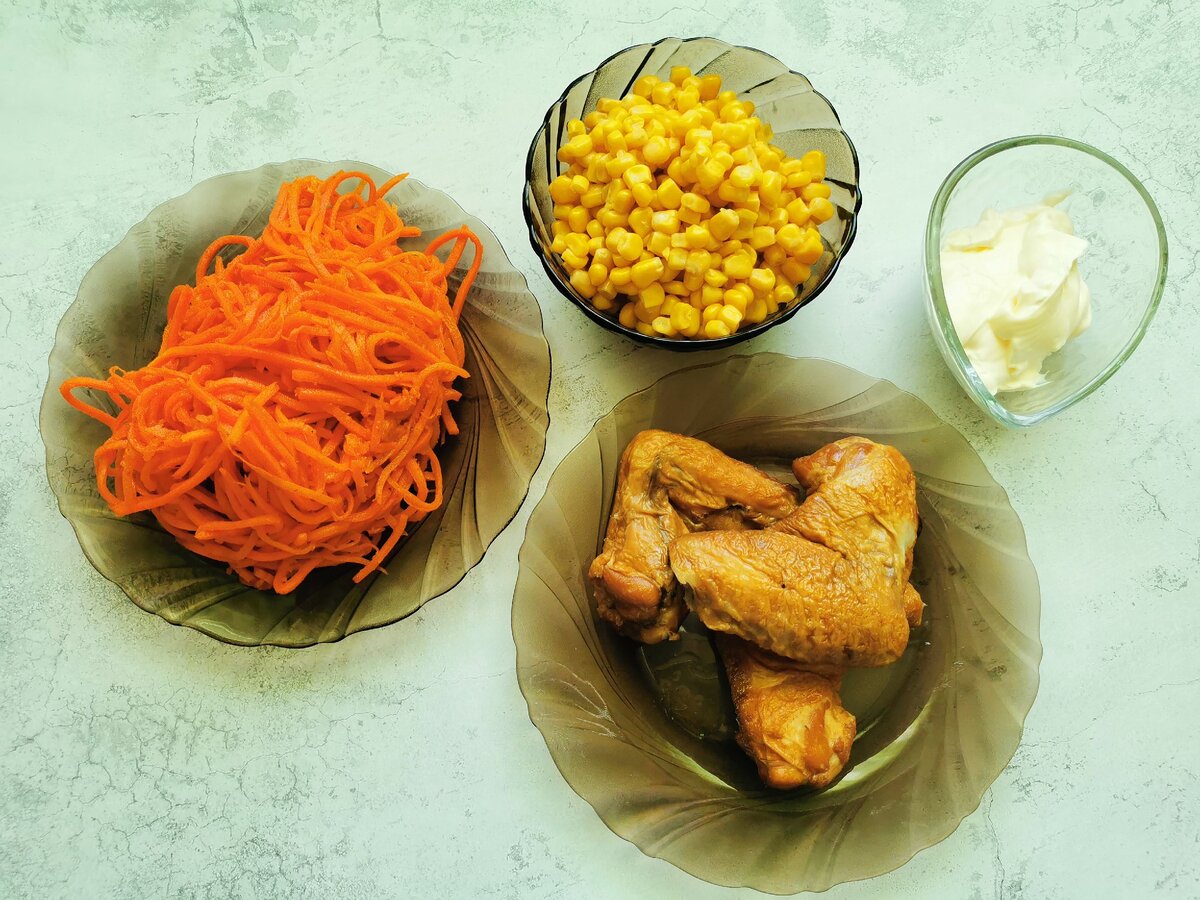 салаты на скорую руку из копченой курицы и корейской моркови | Дзен