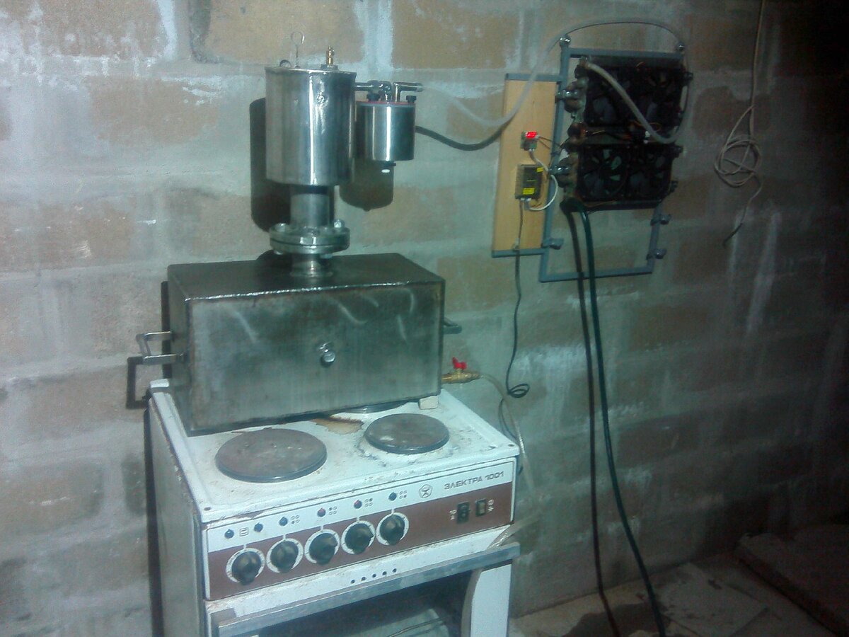 Бак, установленный сразу на две конфорки