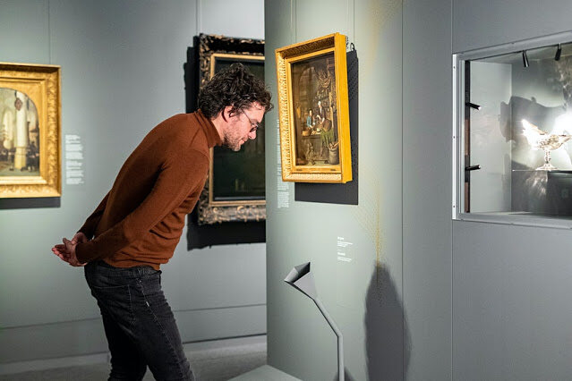 Новая выставка в Mauritshuis позволяет посетителям почувствовать запахи произведений искусства.-2