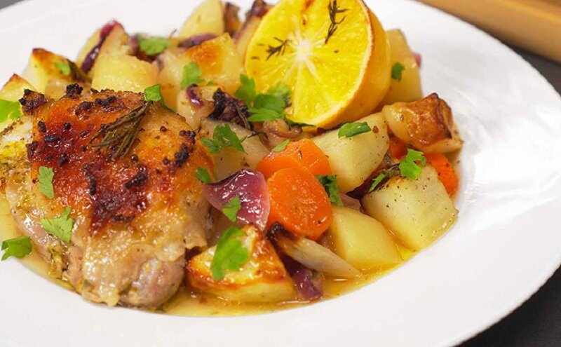 Нежная курица с овощами по французскому рецепту