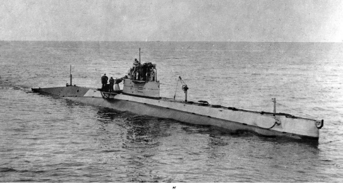 1916, 2 (15) апреля: - На Балтийском судостроительном заводе в Санкт-Петербурге началась сборка пяти подводных лодок типа АГ («Американский Голланд»), закупленных в США. 